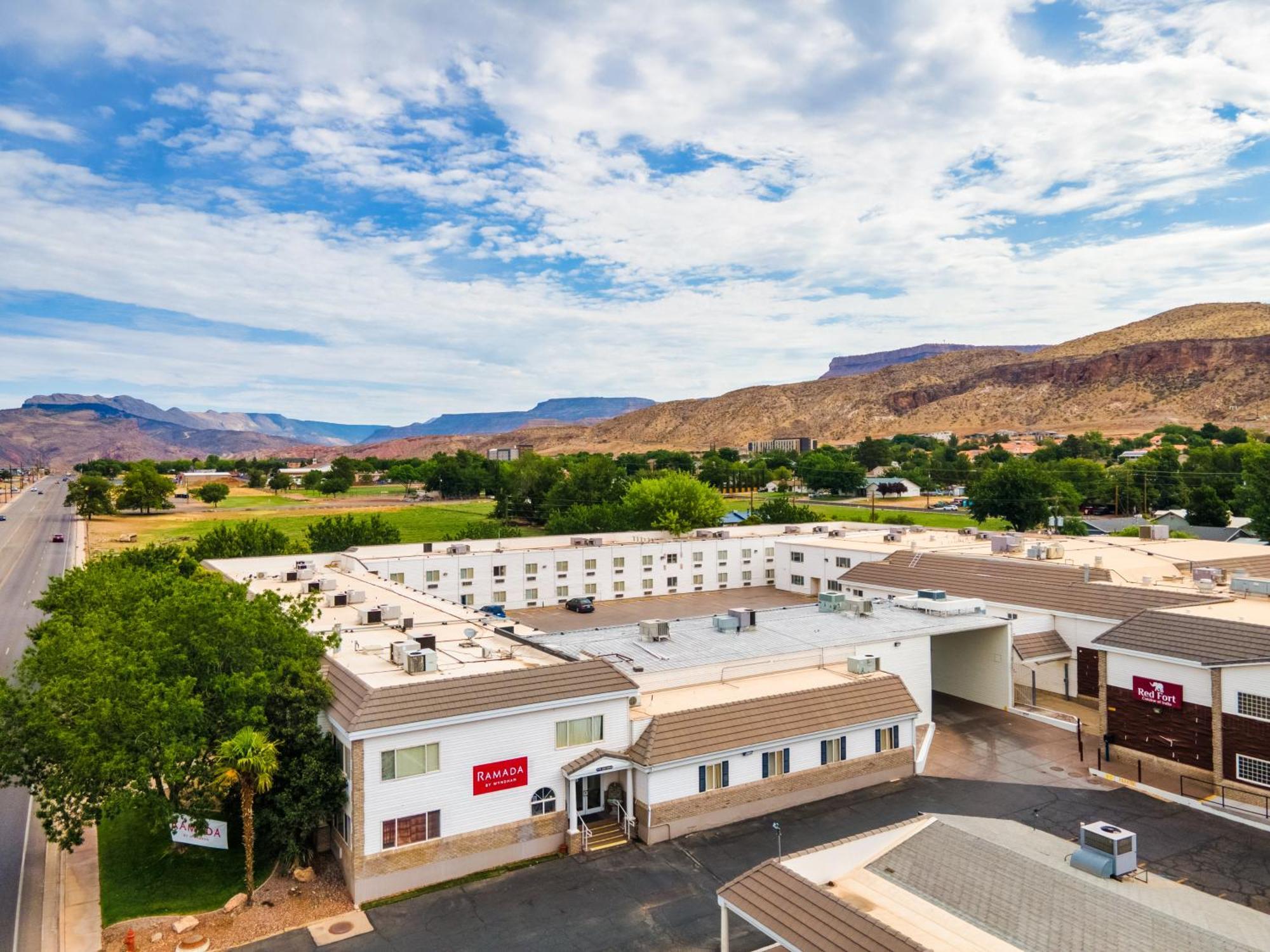Ramada By Wyndham La Verkin Zion National Park Exterior foto