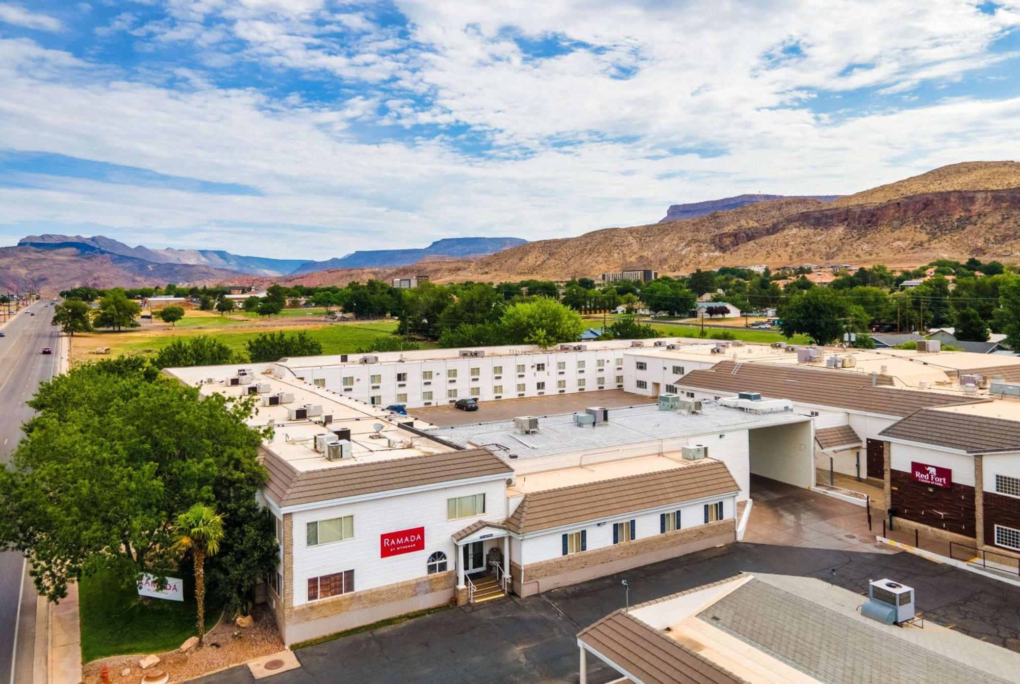 Ramada By Wyndham La Verkin Zion National Park Exterior foto